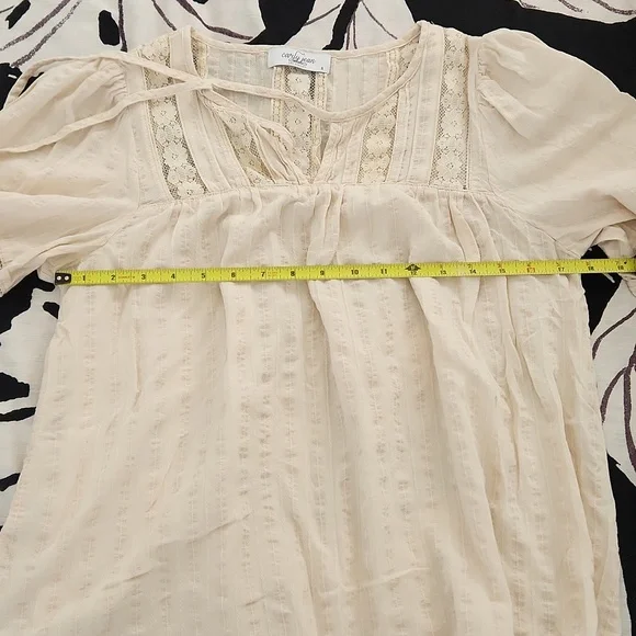 Carly Jean Los Angeles Cream Lace Blouse - Picture 6 of 7